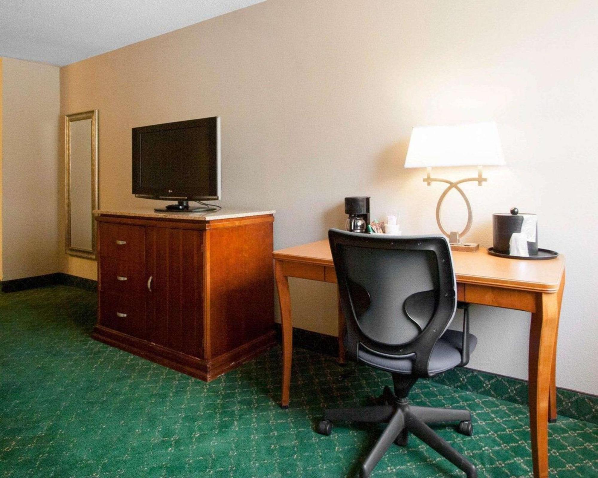 Quality Inn Cairo I-57 Esterno foto